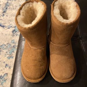 Uggs kids size 10